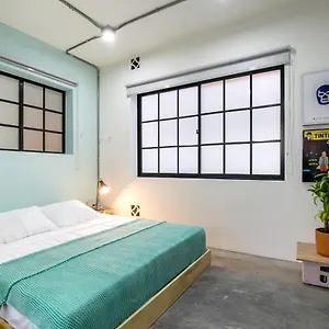  Apartamento Amarillo-morado-ocre